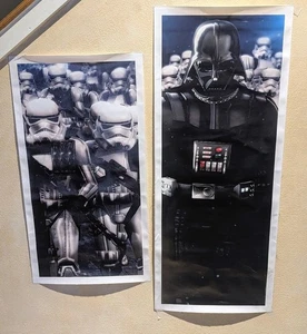 2 Star Wars aufgerollte Leinwände Darth Varder. 1 ist 33" x 13 1/2" & 25" x 13,5". - Bild 1 von 7