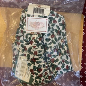 Longaberger Tree Skirt Large Traditional Holly - Picture 1 of 2