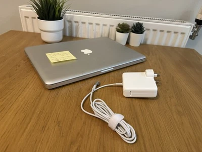 Apple Macbook Pro 15" 2.53GHz ic2 Duo, 250GB SSD, Nivida Geforce 9400 fresh OS - Image 1 of 4