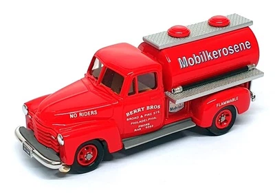 Durham Classics 1/43 Scale DC-29 - 1953 Chevrolet Tanker Truck (Mobilkerosene) — 第 1/4 张图片