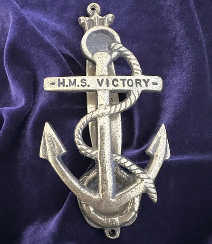 VINTAGE BRASS HMS VICTORY DOOR KNOCKER 158g and 14.6cm Backing Plate Cover