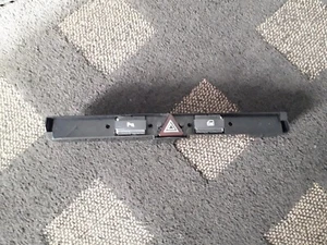 NÄCHSTER TAG ASTRA H ZAFIRA B-SCHLOSS 2 TASTEN GEFAHRSCHALTER PARKSENSOR 13100106 - Bild 1 von 3