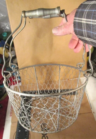 Wire Egg Basket with Wood Handles Chicken Egg Baskets Gathering Cover