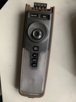 MITSUBISHI CHRYSLER SCCORPIAN NOS GE GH FRONT ROOF LIGHT MAP LIGHT CONSOLE - image 1 of 4