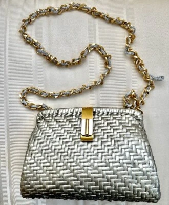VNTG  SILVER WICKER PURSE ART DECO CLASP BEAUTIFUL GOLD AND SILVER HANDLE ITALY - Image 1 of 4