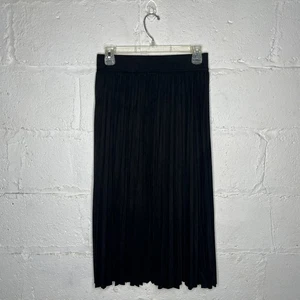 Falda para mujer Tahari negra plisada acordeón imitación gamuza cuero talla pequeña nueva con etiquetas - Imagen 1 de 6