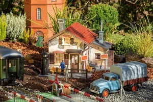 Pola 330877 G Gatekeeper’s Lodge Kit - Picture 1 of 1