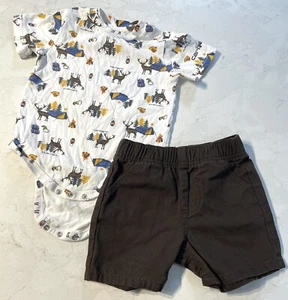 Carhartt Baby 24 Monate 2-teiliges Set Body und braune Shorts Rentier Camp Pines - Bild 1 von 14