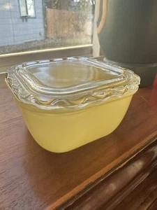 Vintage Jeanette Glas Kühlschrank Schale gelb quadratisch gekräuselt gewellter Deckel - Bild 1 von 6