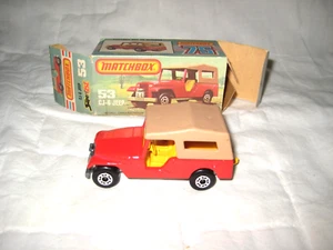 Matchbox #53 Jeep CJ6 nuovo con scatola 1977, rosso con tetto marrone e giallo int/tow in scatola G-VG "SF" - Foto 1 di 6