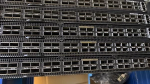 Supermicro SSE-T7132S 32x400G QSFP-DD Ethernet Switch with Fan and Dual Power - Picture 1 of 1