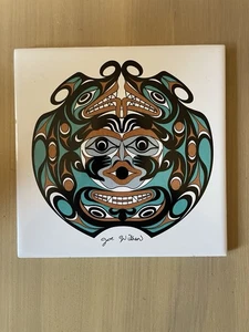De Colección Joe Wilson Obra de Arte Nativa Azulejo Remache Dos Cabezas Serpiente Noroeste de Canadá - Imagen 1 de 4