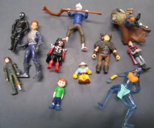 Posten x 11 gemischte Actionfiguren Kunststoff einige Fast Food Comps wenige Filme bezogen - Bild 1 von 3