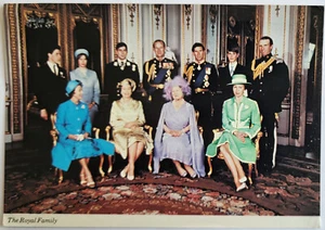 Vintage 1970er PC PORTRAIT GROSSBRITANNIEN KÖNIGSFAMILIE SCHWESTER NICHTE SCHWIEGERNEFFE - Bild 1 von 2