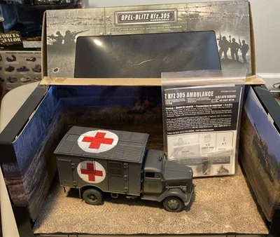 OPEL-BLITZ KFZ.305 AMBULANCE GRAY "GERMAN ARMY" 1/32 FORCES OF VALOR 801101 B - Image 1 of 4