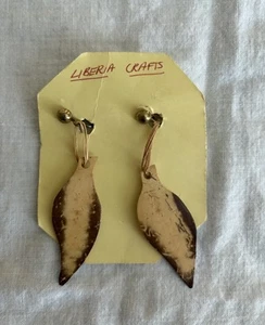 Liberia Artisan Hand Crafted Polished Wood Dangle Earrings Clip On Vintage 3.5” - Picture 1 of 4