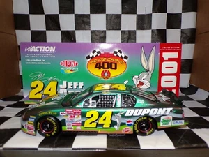 Jeff Gordon #24 DuPont / Looney Tunes 2001 Monte Carlo 1:24 Scala Action 101658 - Foto 1 di 8