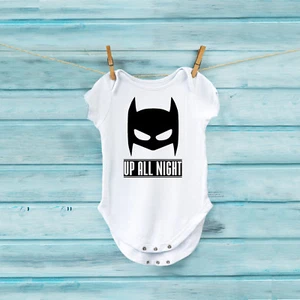 Batman Up All Night Baby Strampler, Babyparty Geschenk, Baby Body - Bild 1 von 2