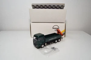 B71 1:50 CONRAD MAN M.A.N. Camión TGA TG-A con grúa Baumassig verde oscuro nu... - Imagen 1 de 16