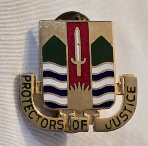 Dispositivo de escudo de unidad DI DUI del 437º Batallón de Policía Militar del Ejército de los Estados Unidos - Imagen 1 de 2