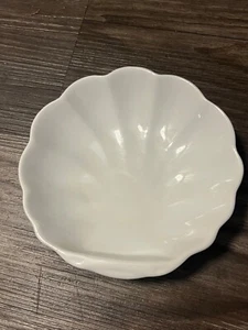 lillian vernon vintage china shell dish - Picture 1 of 9