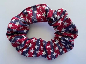 Soporte de cola de caballo rojo blanco azul estrellas patriótico cabello arrugado hecho a mano 4 de julio - Imagen 1 de 1