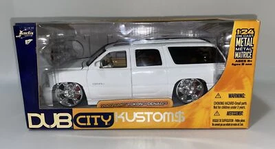 Jada Dub City 2002 blanco GMC Yukon Denali metal fundido a presión 1:24 Foto 1 de 4