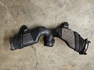 Tubo de admisión de aire turbo con sensores de flujo de aire de masa para conducto de aire Mercedes 2007-2013 Foto 1 de 4