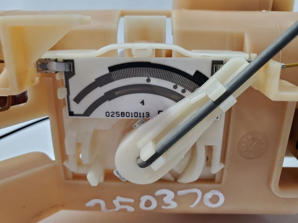 Used Fuel Pump fits: 2002 Bmw X5 Pump Assembly 3.0 Grade C - Image 1 of 4