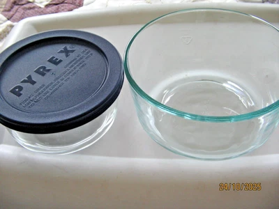 Pyrex Simply Store 7200 cuencos de almacenamiento de alimentos de vidrio con tapa azul - Juego de 2 Foto 1 de 3