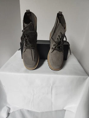 crown vintage Women's Lace Up Combat Boots Gray Suede Size 6.5 - Image 1 of 4