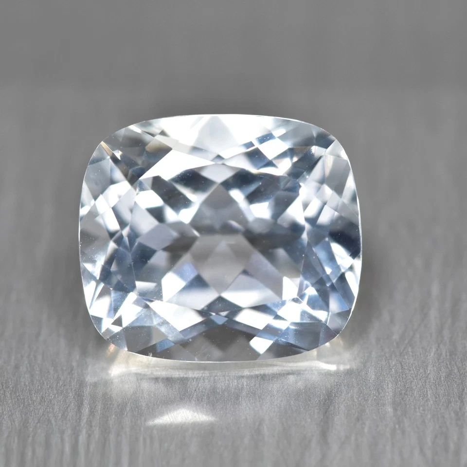 Cojín de 6,67 quilates_Tremenda piedra preciosa brasileña de berilo de goshenita sin tratar Foto 1 de 1