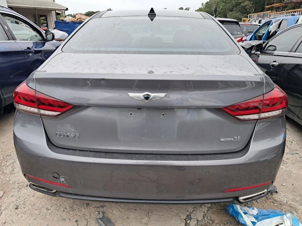 Señales LED para maletero/portón trasero sedán para 15-16 GENESIS 2653226 Foto 1 de 4