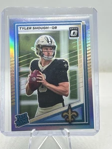 2025 Donruss Tyler Shough Rated Rookie #304 Optic Preview Holo Silver Prizm SSP - Picture 1 of 9