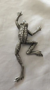 JJ JEANETTE SCHMUCK Zinn Frosch 4" Brosche - Bild 1 von 3