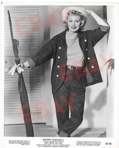 1960 ORIGINAL VINTAGE LUCILLE BALL “THE FACTS OF LIFE” PUBLICITY PHOTO - Picture 1 of 1