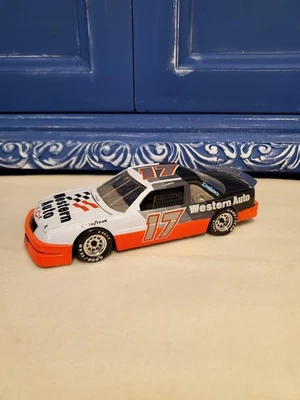 Revell 1992 Darrell Waltrip #17 Western Auto Chevy NASCAR escala 1/24 diecast Foto 1 de 4