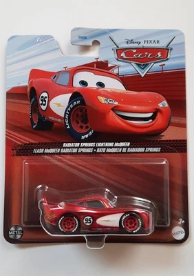 NUOVO CARS Disney Pixar RADIATOR SPRINGS SAETTA MCQUEEN Cars 2021 Mattel maclama - Immagine 1 di 4