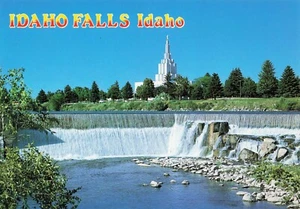 Idaho Falls, Idaho LDS Temple in Background Oversized Vintage Chrome PC - Picture 1 of 2