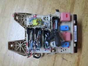 2011 Toyota Highlander Fuse box H1 - Foto 1 di 14