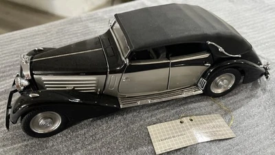 Franklin Mint 1/24 Scale Diecast 8224G - 1939 Maybach Zepplin - Black/Silver - Image 1 of 4