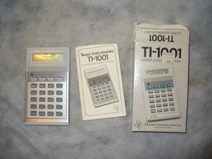 Texas Instruments TI-1001 Taschenrechner - Bild 1 von 2