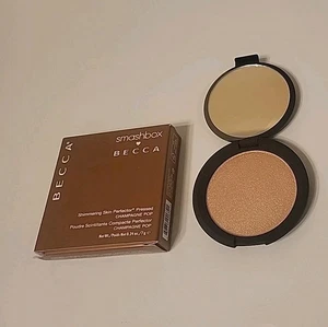 Smashbox Becca Shimmering Skin Perfector pressato - Champagne Pop - 0,24 once / 7 g - Foto 1 di 12