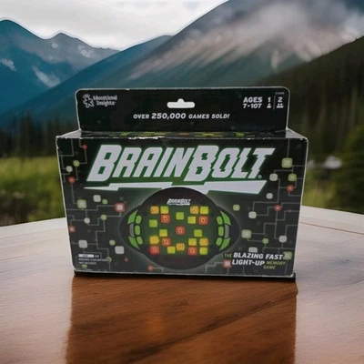 Jogo eletrônico Brain Bolt - Jogo de memória iluminado NOVO presente genial - Imagem 1 de 4