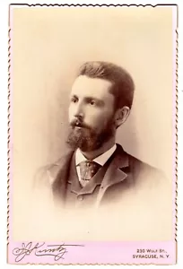 FOTO DE GABINETE ORIGINAL DE COLECCIÓN GUAPO HOMBRE BARBUDO IJ Kuntz Studio Syracuse NY - Imagen 1 de 2