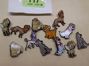 Lot of Disney Badges Dogs Oliver & Co (L117) - Picture 1 of 6
