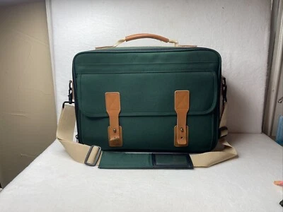 Canon Camera Bag - Forest Green - Shoulder Strap - DSLR Carry Case. - Image 1 of 4