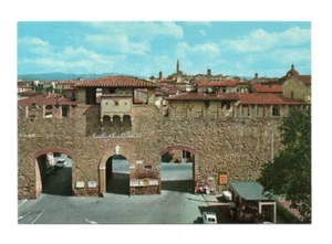 AREZZO PORTA SAN LORENZO CARTOLINA VINTAGE ANIMATA NON VIAGGIATA FG - Imagen 1 de 2