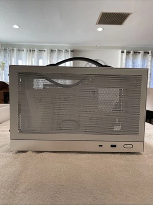 Mini ITX Case 300 - Image 1 of 4