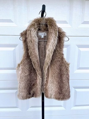 Chaleco Forever 21 marrón crema chal imitación piel motociclista gótico psíquico vikingo folclórico metal Foto 1 de 4